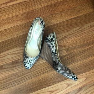 Kenneth Cole Reaction Wedges